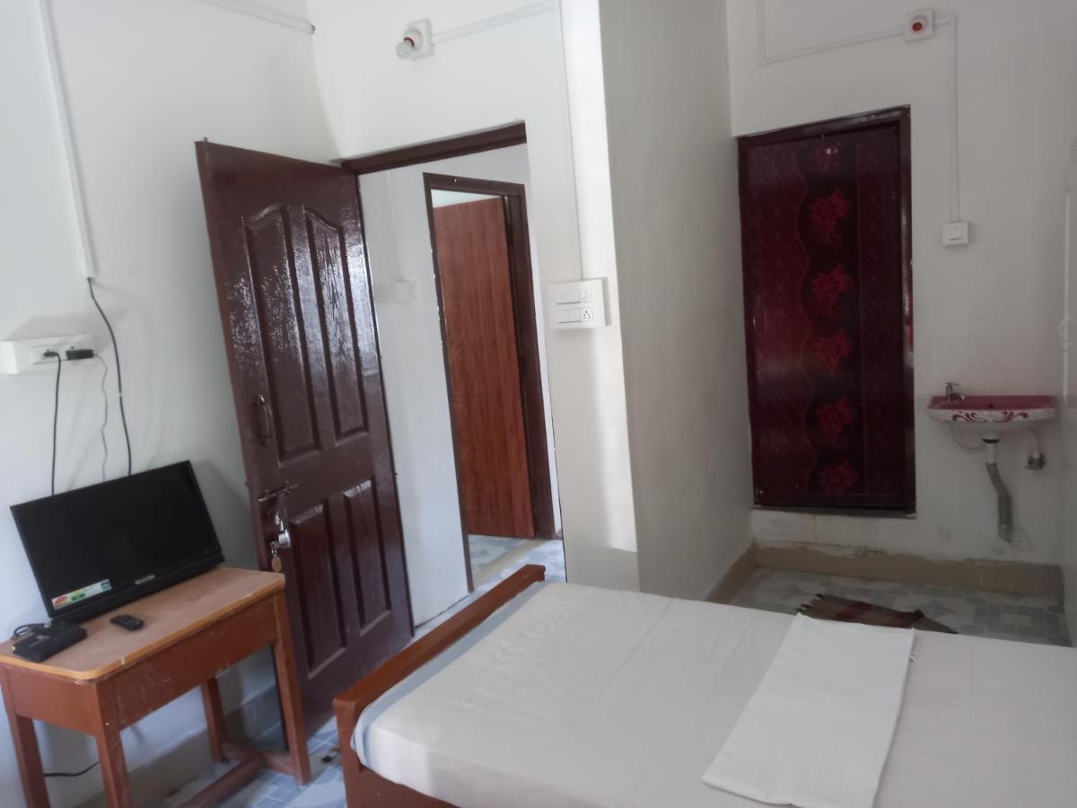 Parisha Residency- Temple Side Hotel Chidambaram Dış mekan fotoğraf