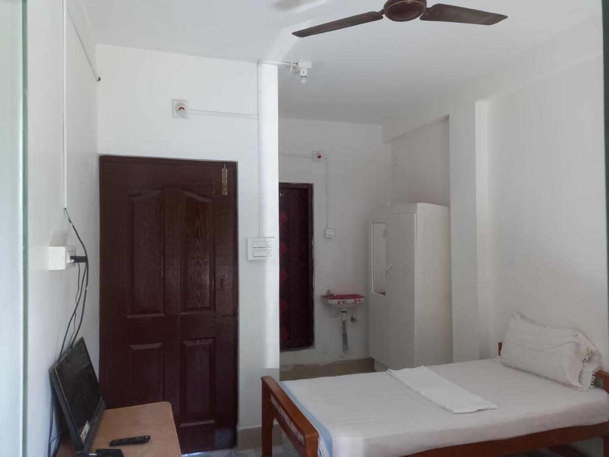 Parisha Residency- Temple Side Hotel Chidambaram Dış mekan fotoğraf